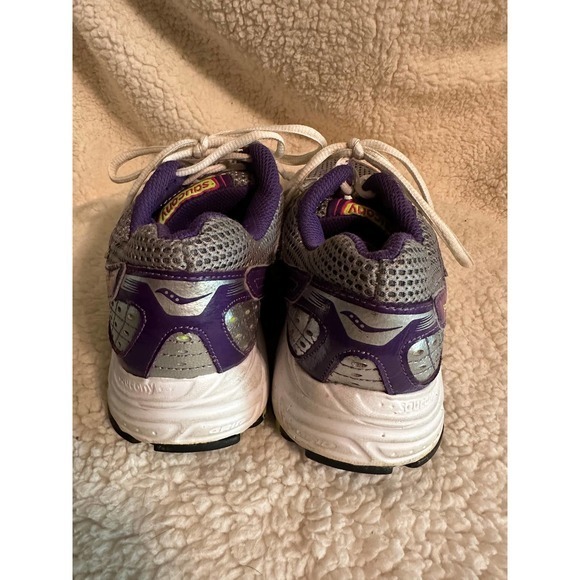 Saucony Women's Size 10 Oasis Running Shoe 15209-3 - Picture 5 of 8